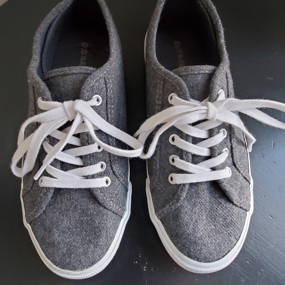Womans gray sneakers